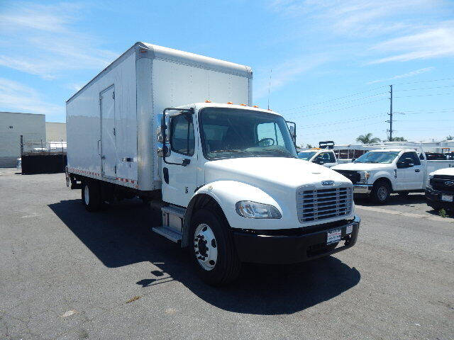 2016 Freightliner M2 106