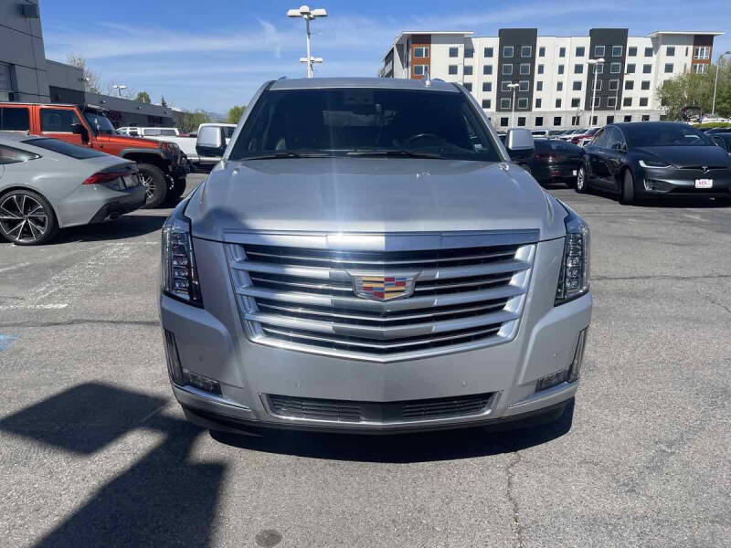 2019 Cadillac Escalade Platinum