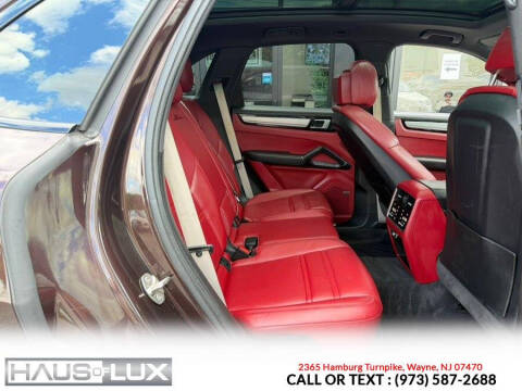 2023 Porsche Cayenne Platinum Edition