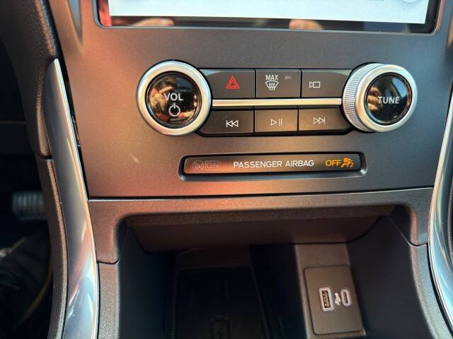 2022 Ford Edge Titanium