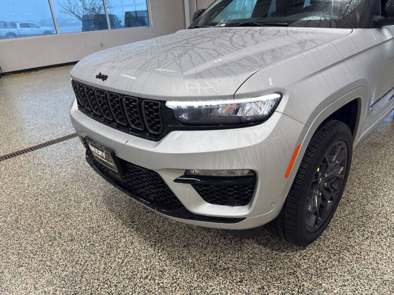 2025 Jeep Grand Cherokee Summit