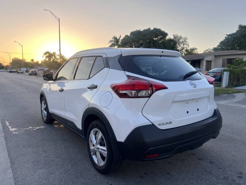 2018 Nissan Kicks S