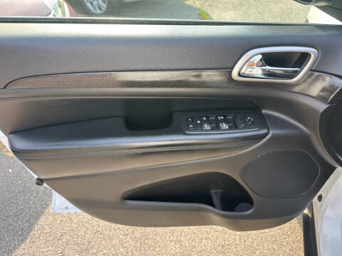 2018 Jeep Grand Cherokee Laredo E