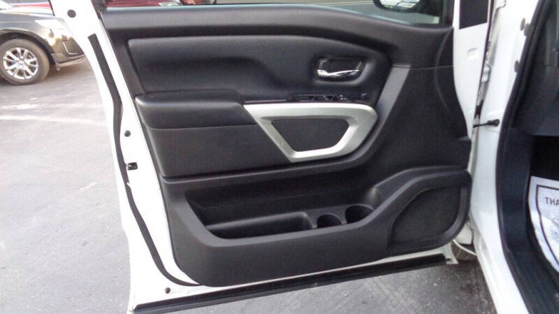 2018 Nissan Titan SV