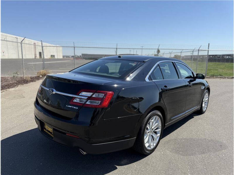 2017 Ford Taurus Limited