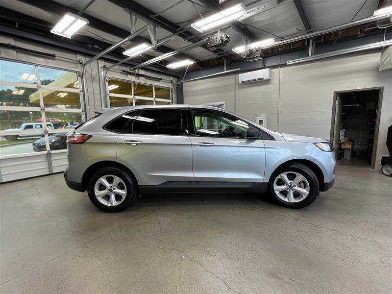 2020 Ford Edge SE