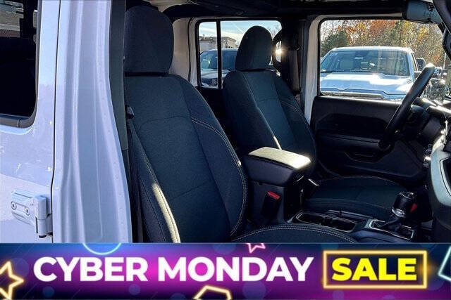 2024 Jeep Gladiator NightHawk