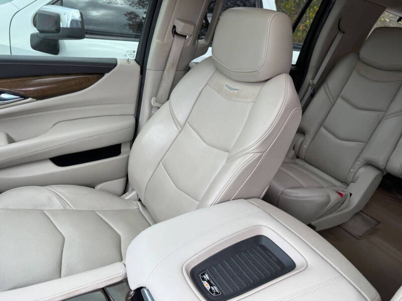 2018 Cadillac Escalade Luxury