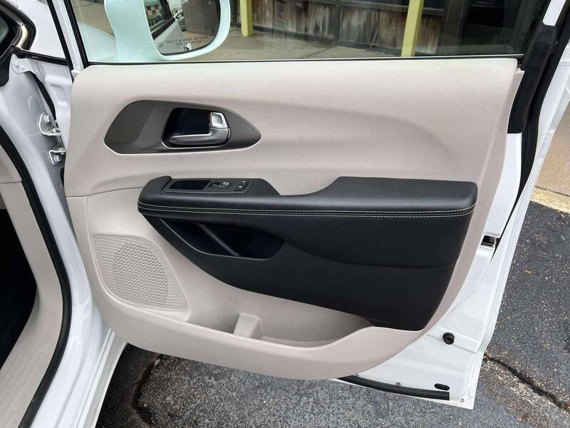 2021 Chrysler Pacifica Touring L