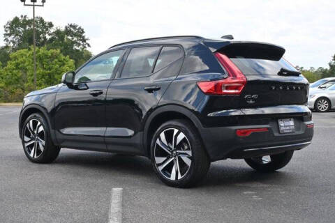 2025 Volvo XC40 B5 Plus Dark Theme