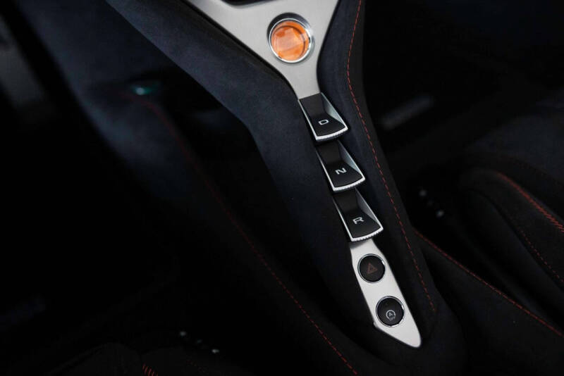 2025 McLaren 750S Spider