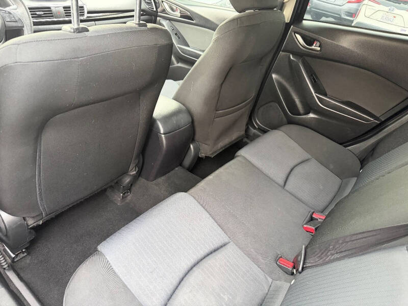 2016 Mazda MAZDA3 i Sport