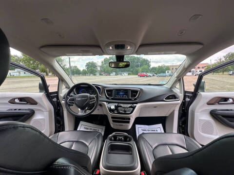 2020 Chrysler Voyager LXi