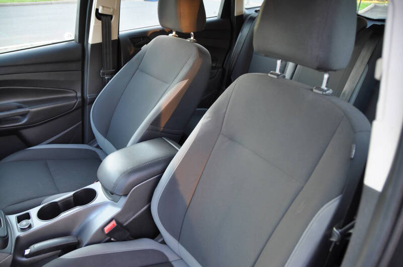 2015 Ford Escape S