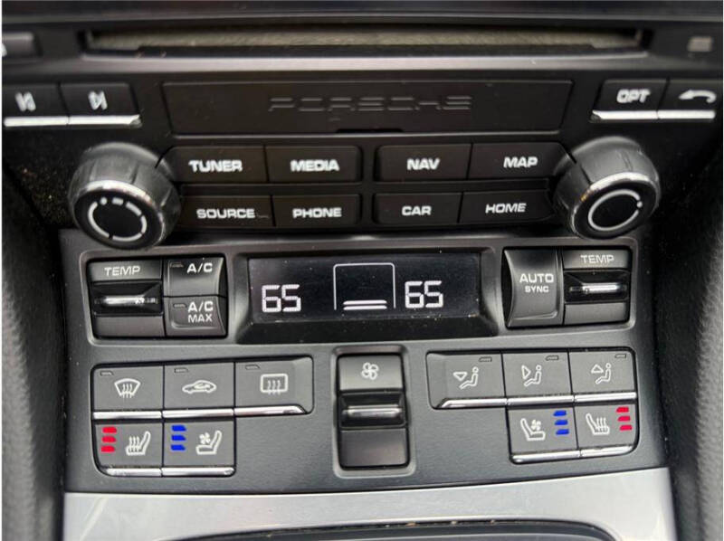 2017 Porsche 911 Carrera