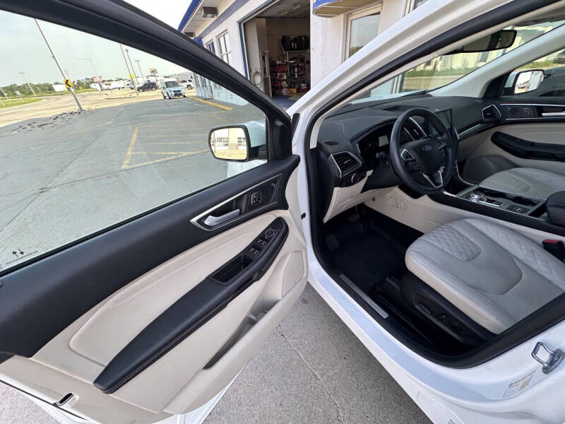2023 Ford Edge Titanium