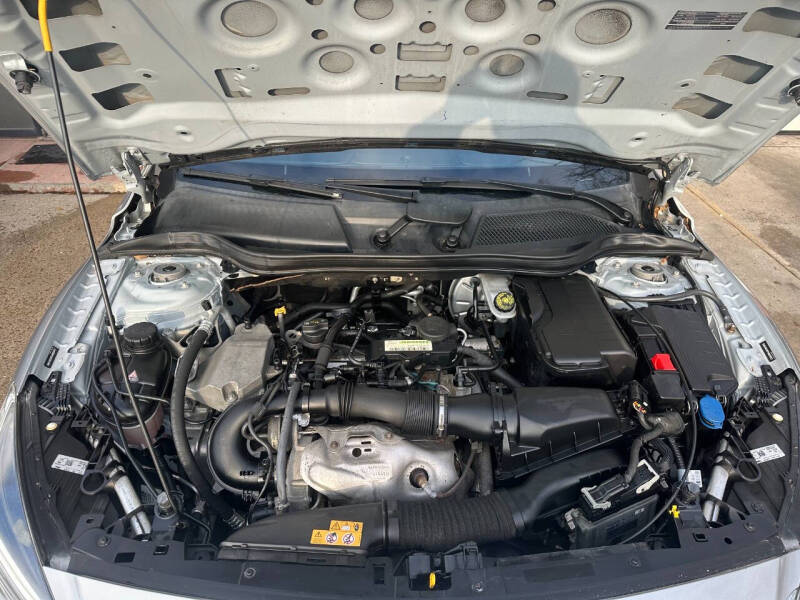 2017 Infiniti QX30 Premium