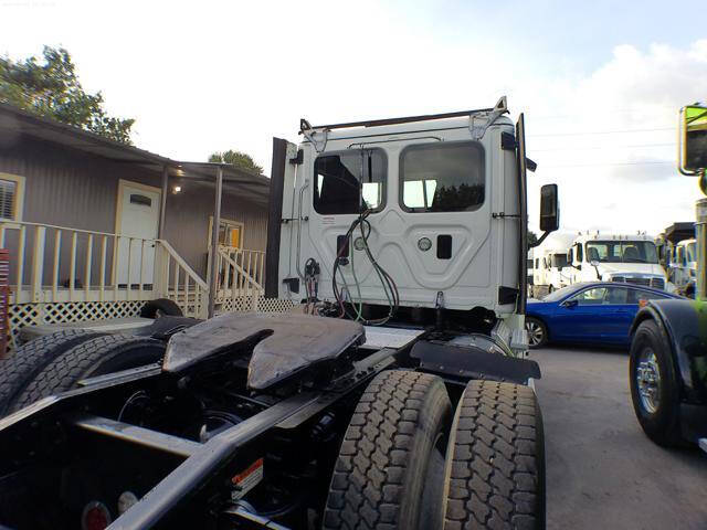 2016 Freightliner Cascadia