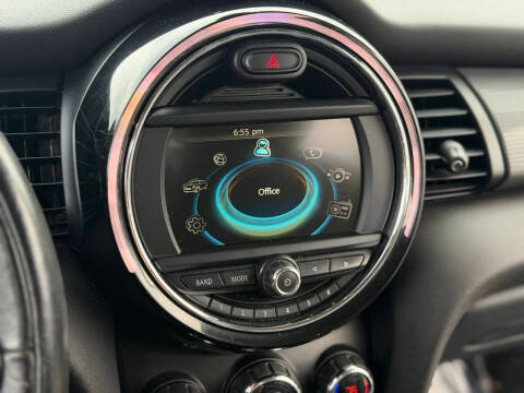 2017 MINI Hardtop 4 Door Cooper