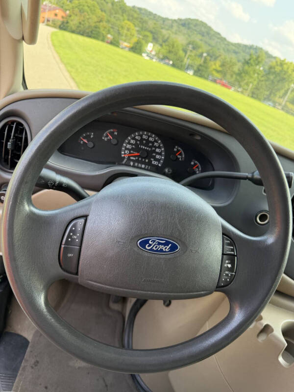 2003 Ford E-Series E-350 SD XLT