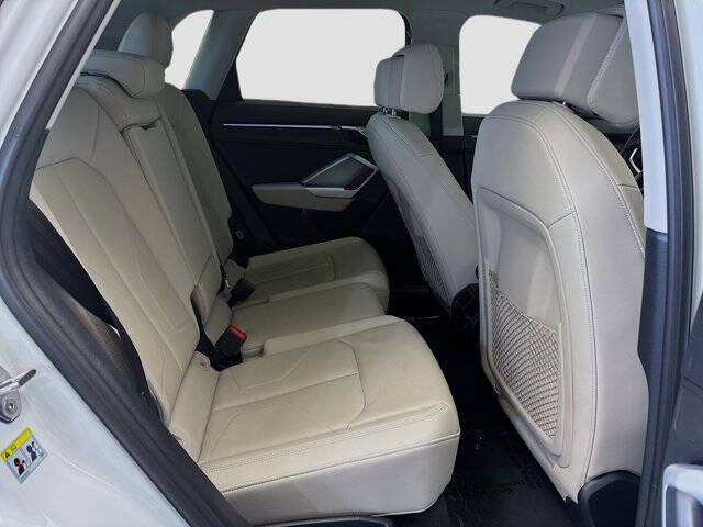 2022 Audi Q3 quattro S line Prem Plus 45 TFSI