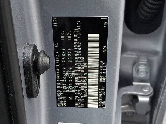 2024 Toyota Corolla Cross XLE