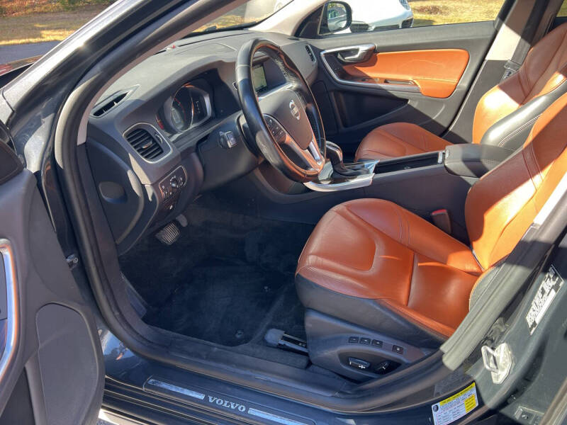 2015 Volvo V60 Cross Country T5 Platinum