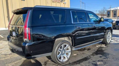 2017 Cadillac Escalade ESV Luxury