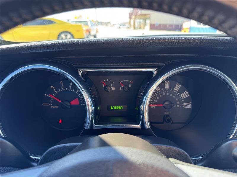 2006 Ford Mustang V6 Deluxe