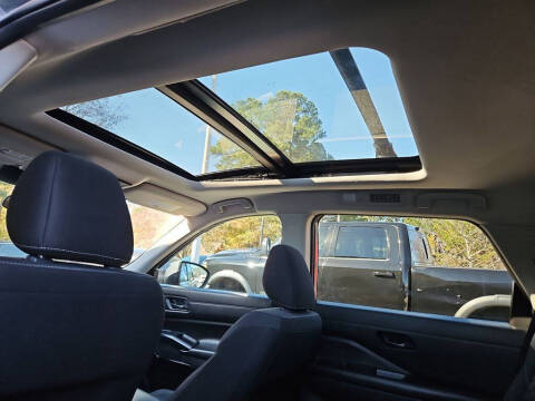 2024 Nissan Pathfinder SV