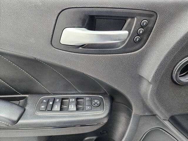 2017 Dodge Charger SXT