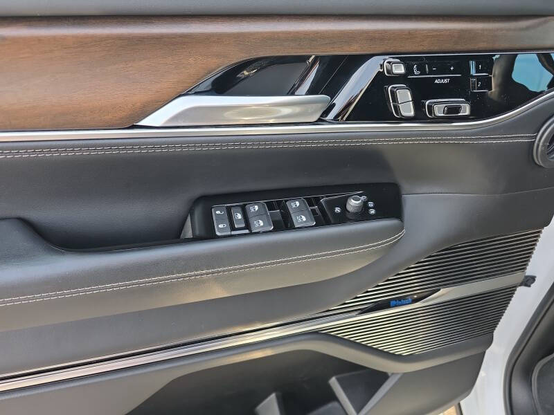 2022 Jeep Grand Wagoneer Series II