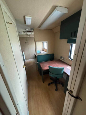 2010 Freightliner M2 106