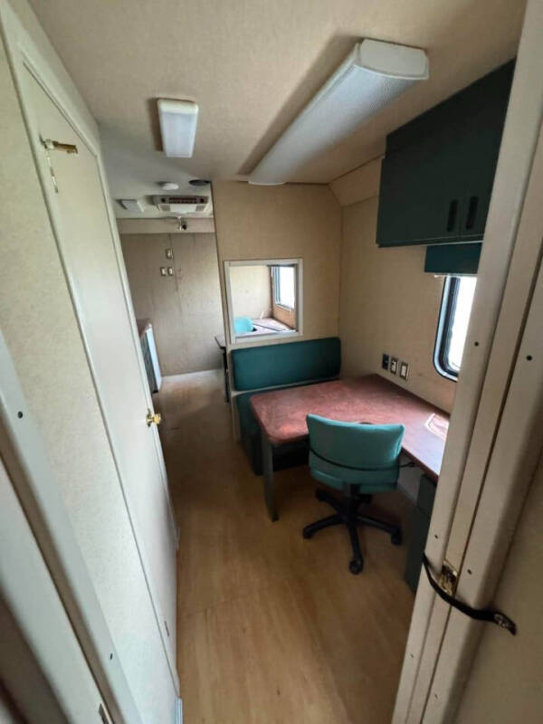 2010 Freightliner M2 106