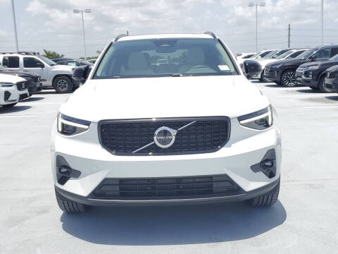 2026 Volvo XC40 B5 Plus