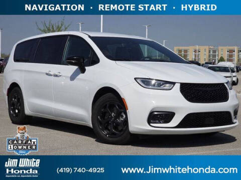 2024 Chrysler Pacifica Plug-In Hybrid Select