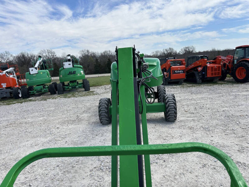 2014 JLG 46' Manlift