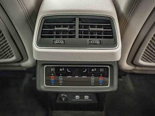 2021 Audi e-tron quattro Premium