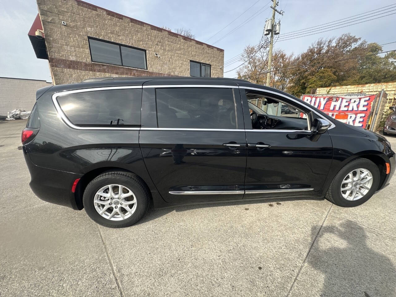 2023 Chrysler Pacifica for sale at VIP Motor Sales in Hazel Park, MI