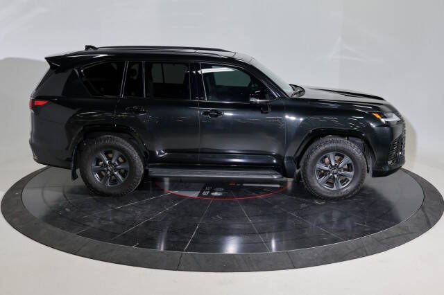 2025 Lexus LX 700h Overtrail