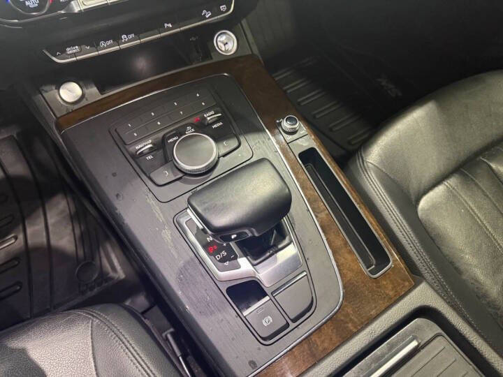 2020 Audi Q5 quattro Premium 45 TFSI