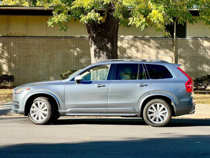 2016 Volvo XC90 T6 Momentum