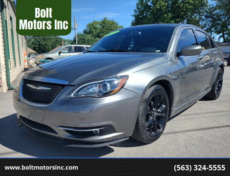2013 Chrysler 200 for sale at Bolt Motors Inc in Davenport IA
