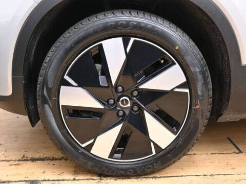 2025 Volvo EX40 Twin Core