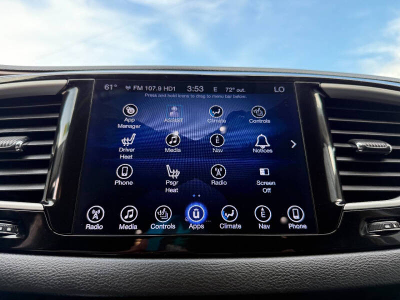 2017 Chrysler Pacifica Touring-L