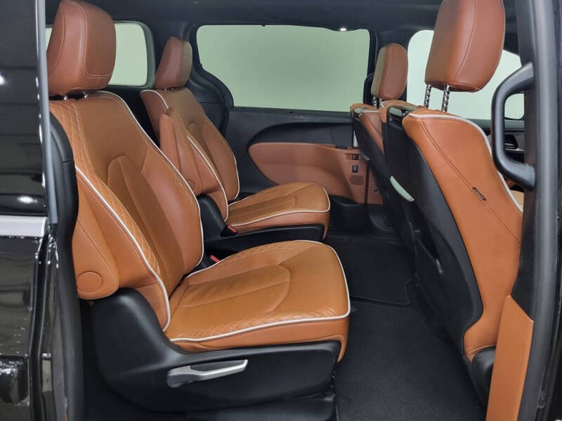 2025 Chrysler Pacifica Pinnacle