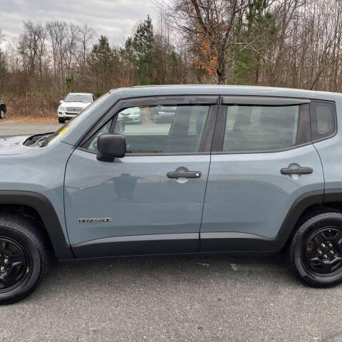 2016 Jeep Renegade Sport photo 4