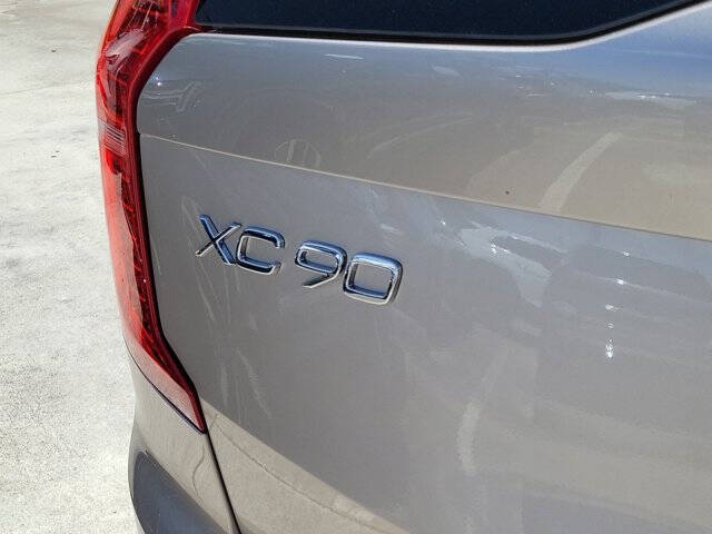 2025 Volvo XC90 B6 Core Bright Theme