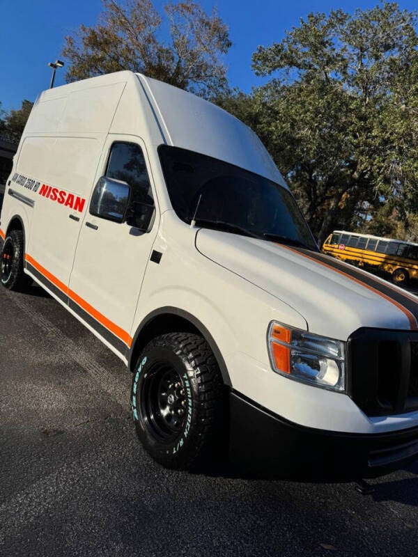 2015 Nissan NV Cargo S photo 2