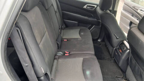 2020 Nissan Pathfinder SV